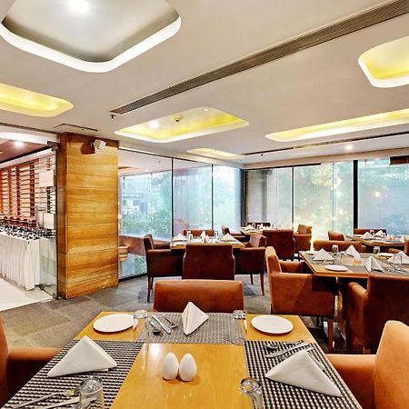 Quality Inn Ґурґаон Екстер'єр фото