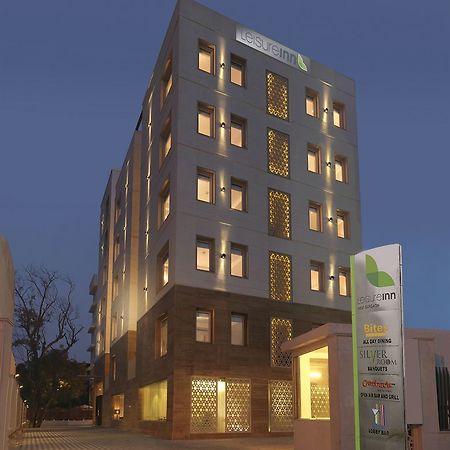 Quality Inn Ґурґаон Екстер'єр фото