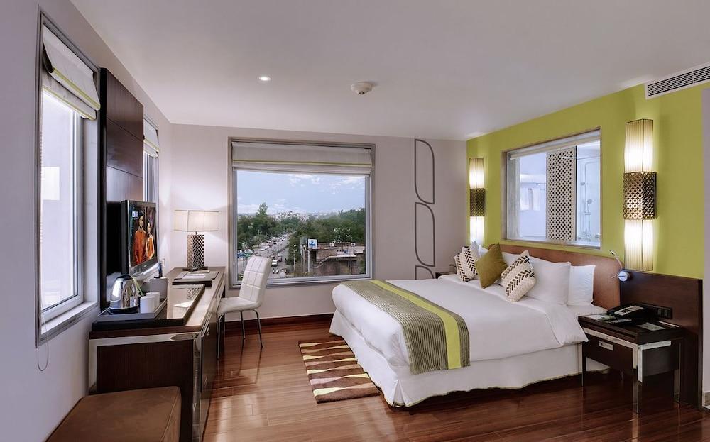Quality Inn Ґурґаон Екстер'єр фото