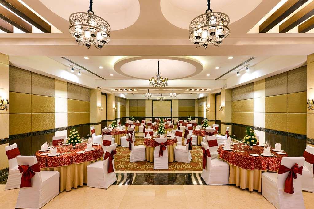 Quality Inn Ґурґаон Зручності фото