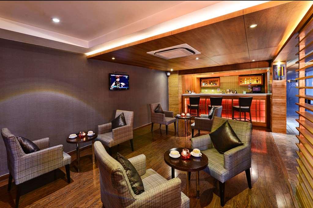 Quality Inn Ґурґаон Ресторан фото