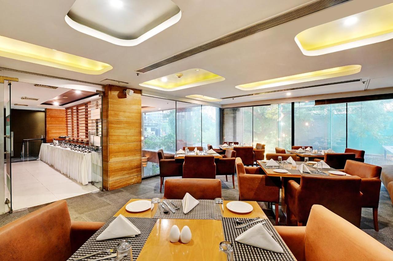 Quality Inn Ґурґаон Екстер'єр фото