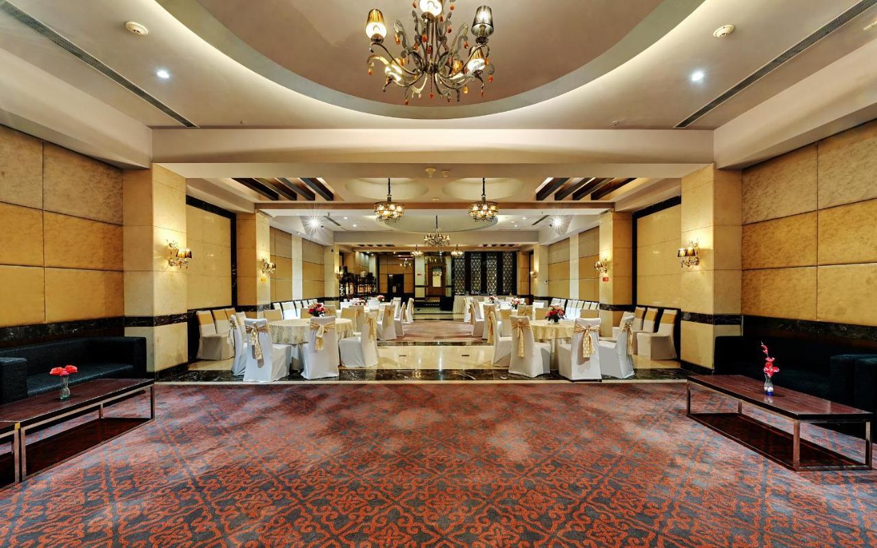 Quality Inn Ґурґаон Екстер'єр фото