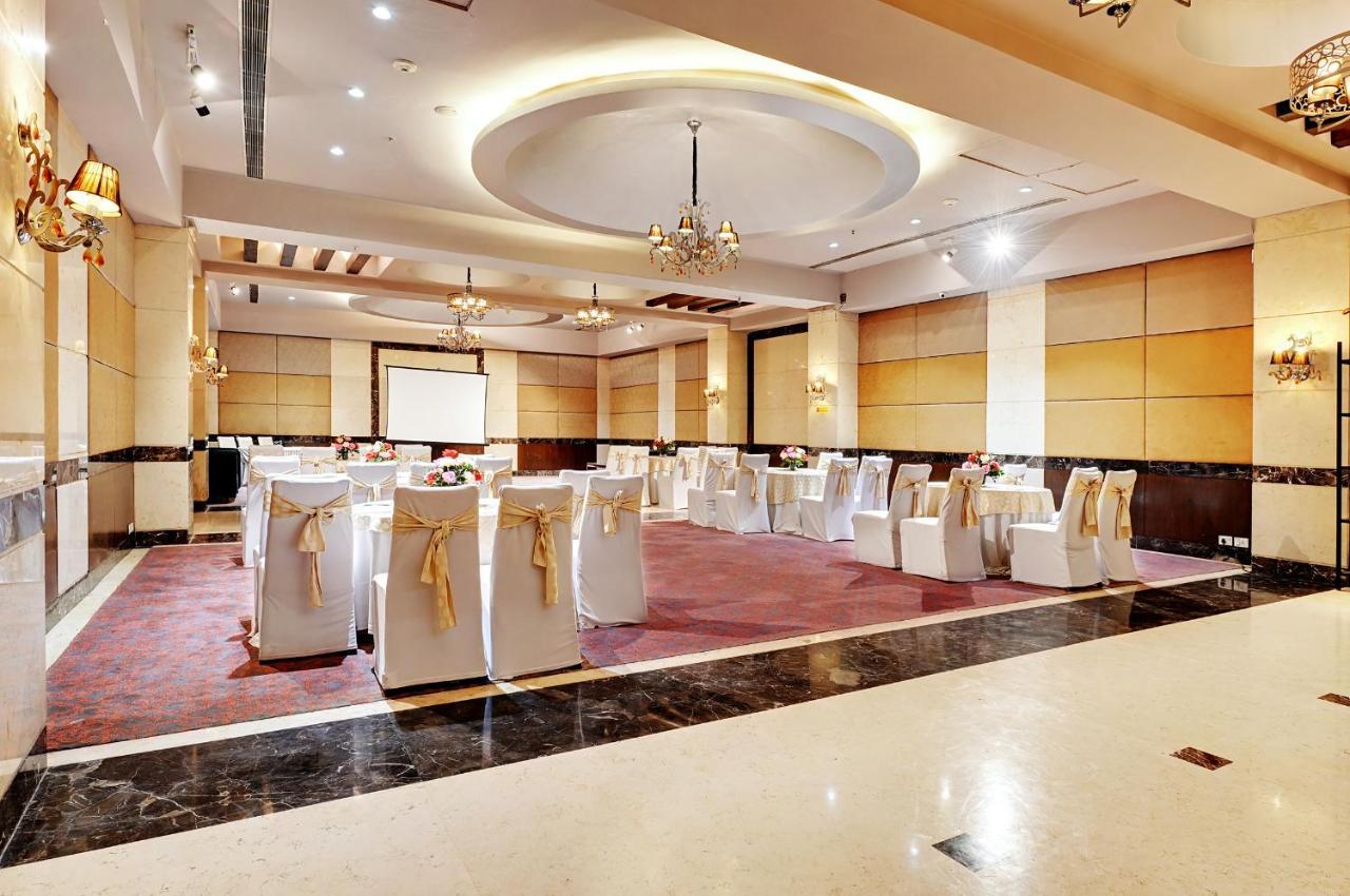 Quality Inn Ґурґаон Екстер'єр фото