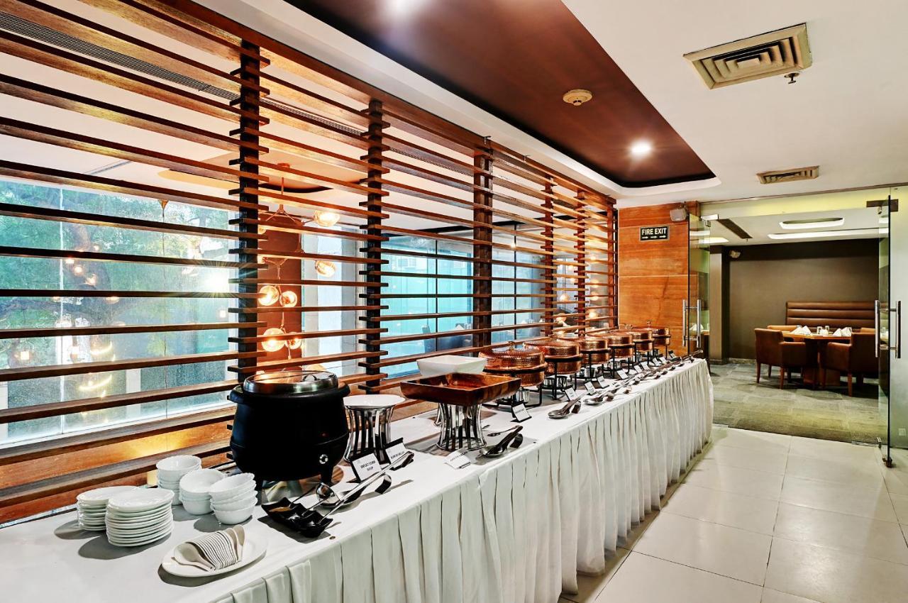Quality Inn Ґурґаон Екстер'єр фото
