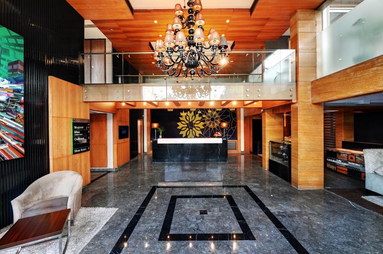 Quality Inn Ґурґаон Екстер'єр фото