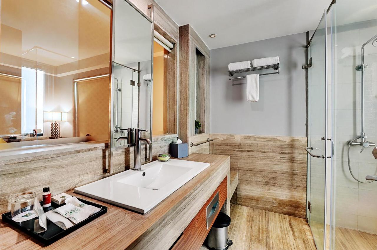 Quality Inn Ґурґаон Екстер'єр фото