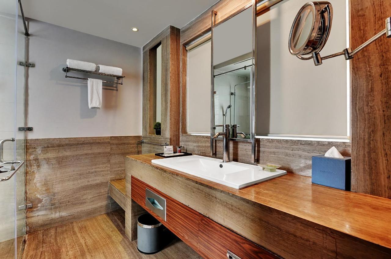 Quality Inn Ґурґаон Екстер'єр фото