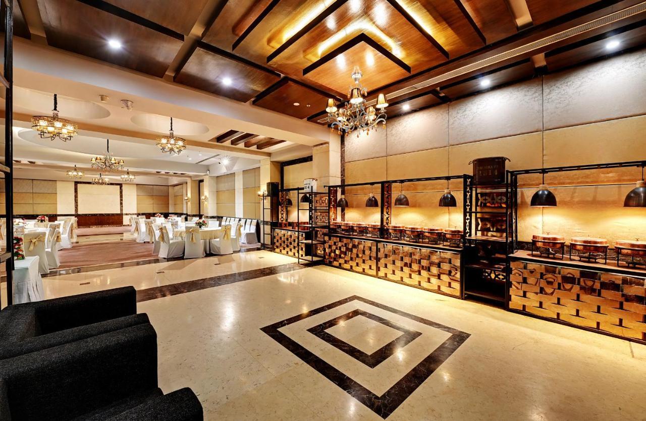 Quality Inn Ґурґаон Екстер'єр фото
