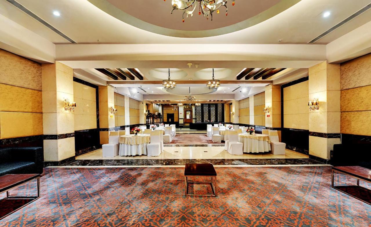 Quality Inn Ґурґаон Екстер'єр фото