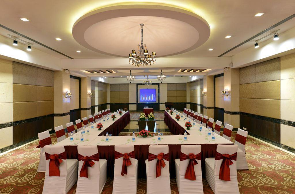 Quality Inn Ґурґаон Екстер'єр фото