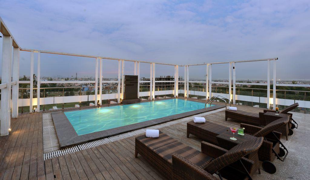 Quality Inn Ґурґаон Екстер'єр фото