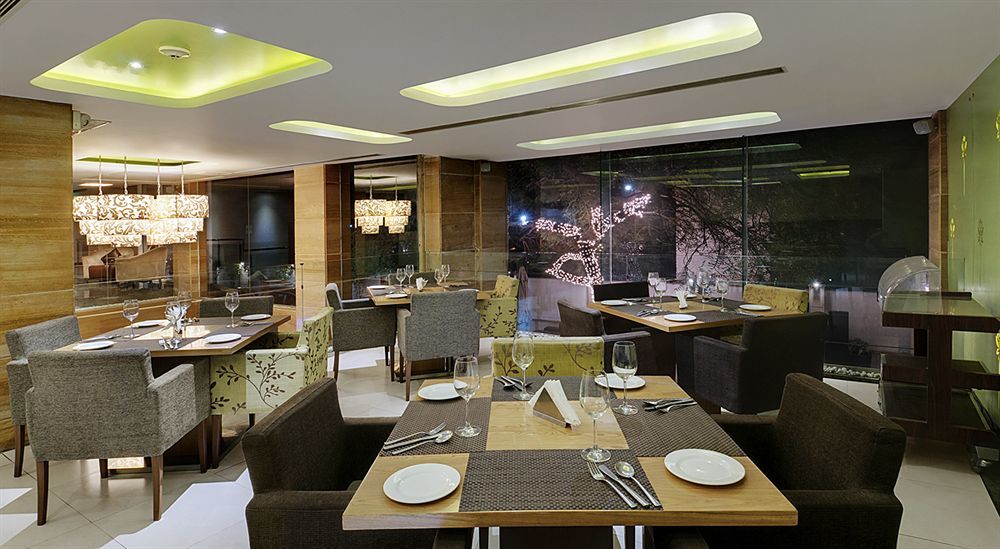 Quality Inn Ґурґаон Екстер'єр фото