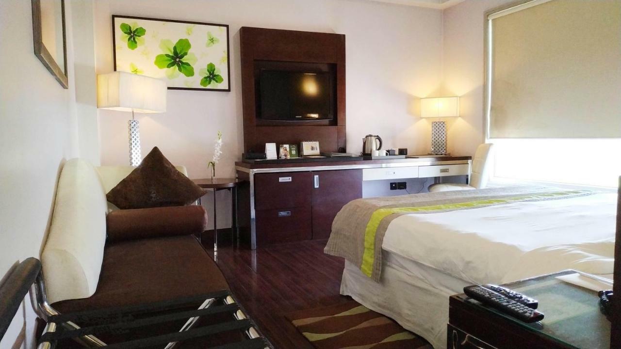 Quality Inn Ґурґаон Екстер'єр фото