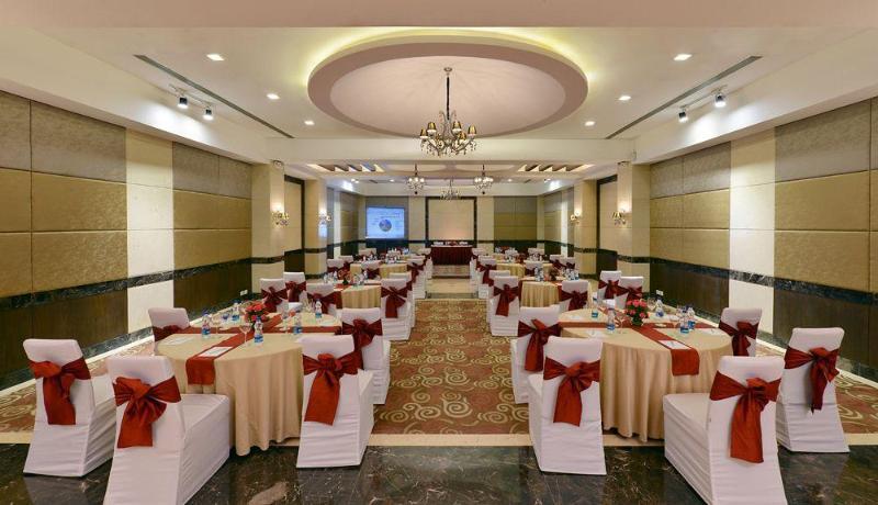 Quality Inn Ґурґаон Екстер'єр фото