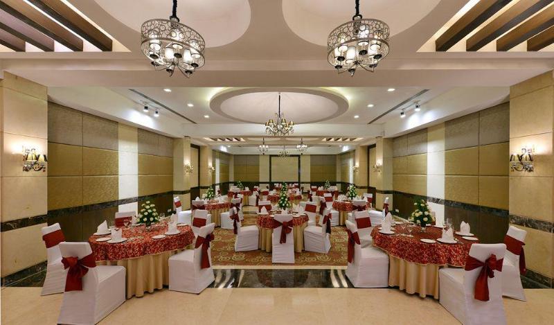 Quality Inn Ґурґаон Екстер'єр фото