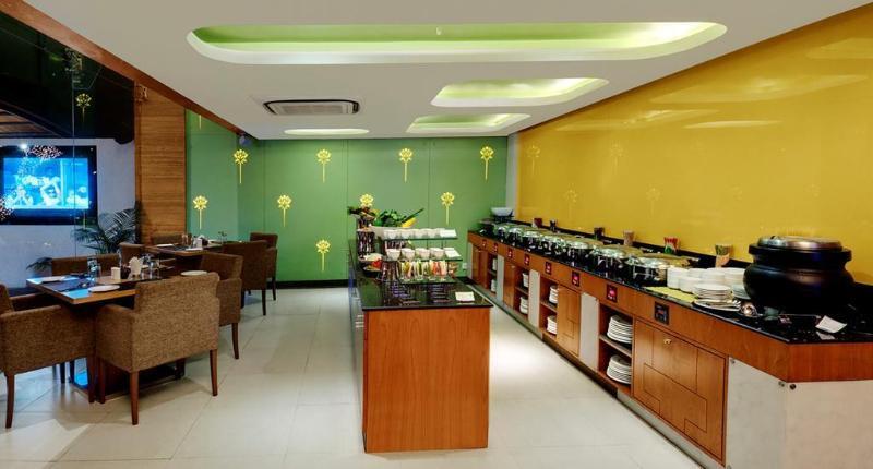 Quality Inn Ґурґаон Екстер'єр фото